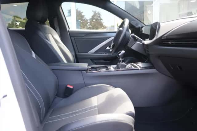 Opel Astra (2024) thumbnail 6