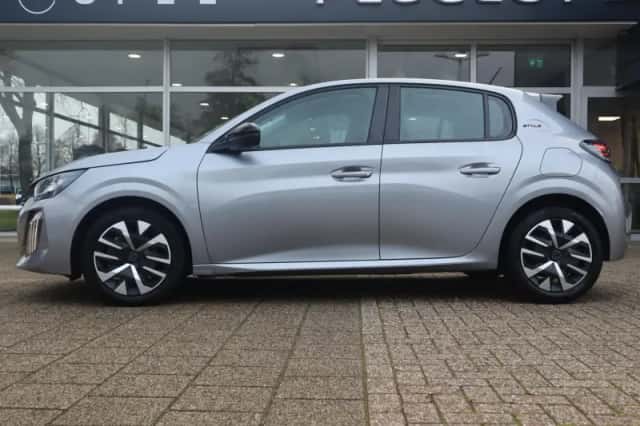 Peugeot 208 (2025) thumbnail 3