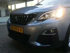 Peugeot 3008 (2018) thumbnail 17