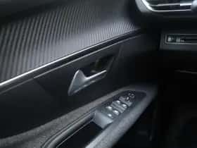 Peugeot 3008 (2018) thumbnail 25