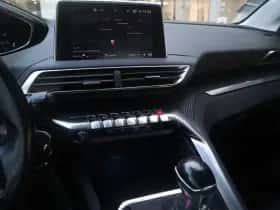 Peugeot 3008 (2018) thumbnail 32