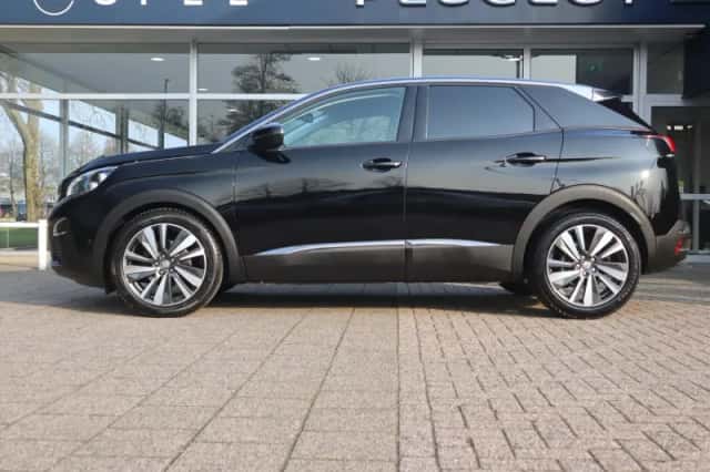 Peugeot 3008 (2019) thumbnail 2