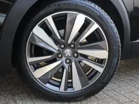 Peugeot 3008 (2019) thumbnail 11