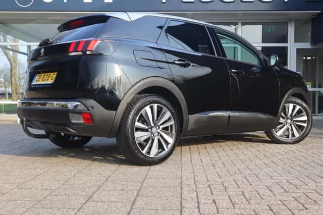 Peugeot 3008 (2019) thumbnail 4