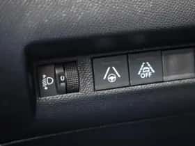 Peugeot 2008 (2022) thumbnail 32