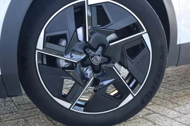Peugeot 408 (2025) thumbnail 13