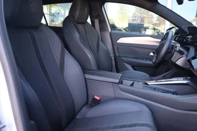 Peugeot 408 (2025) thumbnail 7