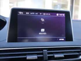 Peugeot 3008 (2018) thumbnail 53