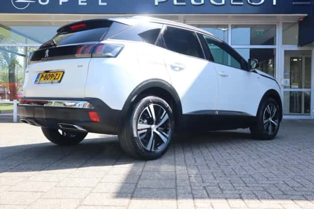 Peugeot 3008 (2022) thumbnail 4