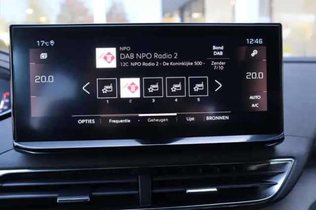 Peugeot 3008 (2022) thumbnail 33