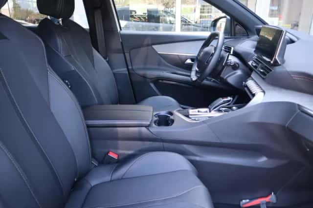 Peugeot 3008 (2022) thumbnail 6