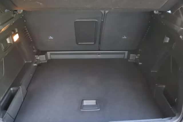 Peugeot 3008 (2022) thumbnail 9