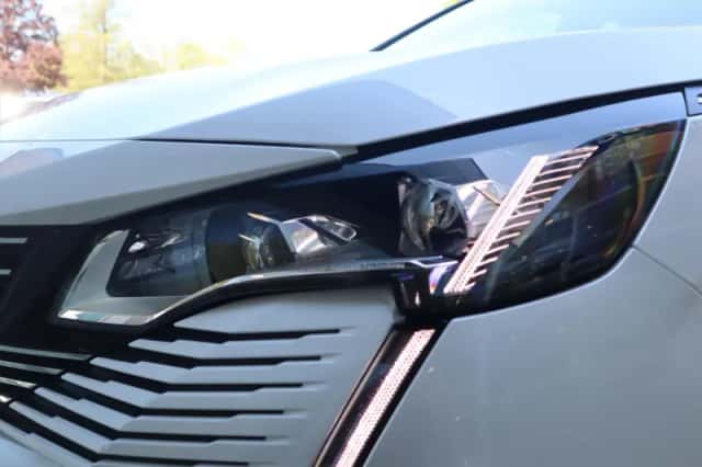 Peugeot 3008 (2022) thumbnail 10
