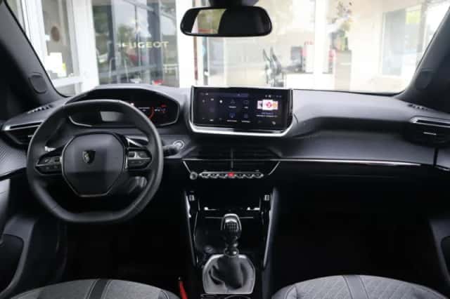 Peugeot 2008 (2025) thumbnail 5