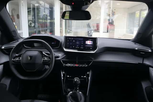 Peugeot 2008 (2025) thumbnail 5