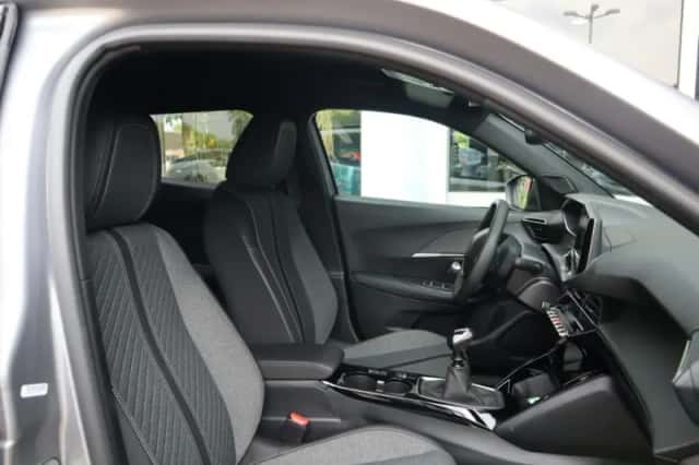 Peugeot 2008 (2025) thumbnail 6