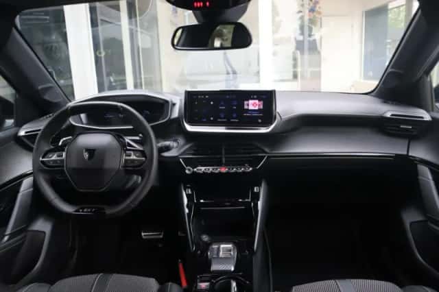 Peugeot 208 (2025) thumbnail 5