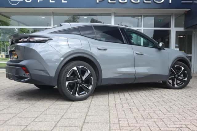 Peugeot 408 (2025) thumbnail 4