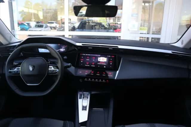 Peugeot 408 (2025) thumbnail 5