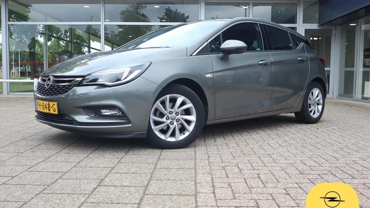 Opel Astra (2017) — foto 1