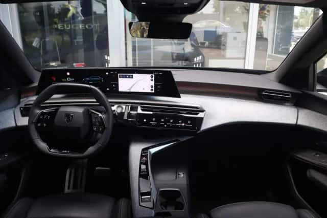 Peugeot e-3008 (2025) thumbnail 6