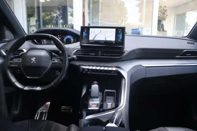 Peugeot 3008 (2022) thumbnail 5