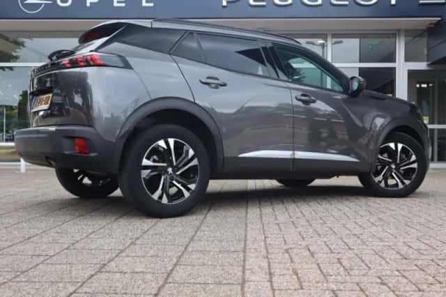 Peugeot 2008 (2021) thumbnail 4