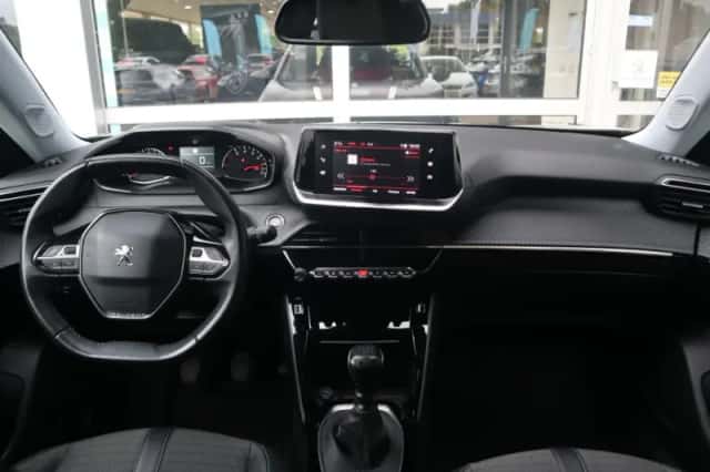 Peugeot 2008 (2021) thumbnail 5