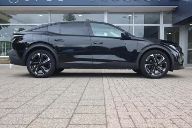 Peugeot 408 (2023) thumbnail 3