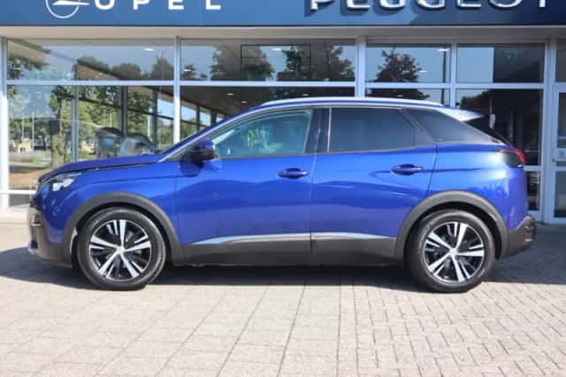 Peugeot 3008 (2018) thumbnail 2