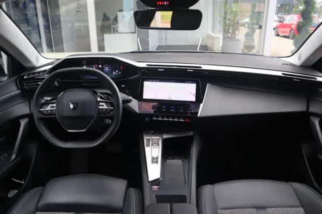 Peugeot 408 (2024) thumbnail 5