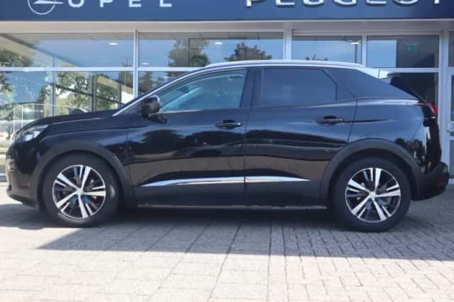 Peugeot 3008 (2017) thumbnail 2