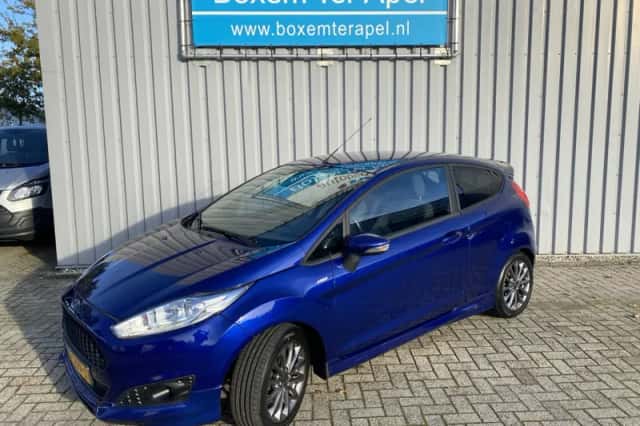 Ford Fiesta (2017) thumbnail 2