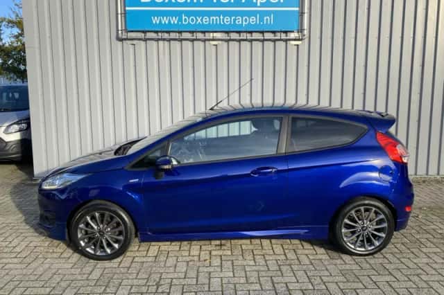 Ford Fiesta (2017) thumbnail 3