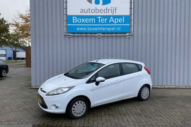 Ford Fiesta (2012) thumbnail 1