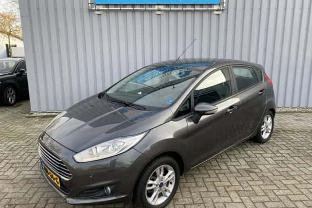 Ford Fiesta (2015) thumbnail 2