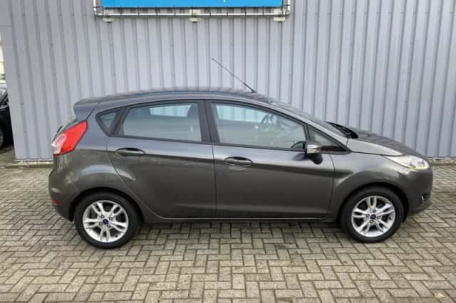 Ford Fiesta (2015) thumbnail 6