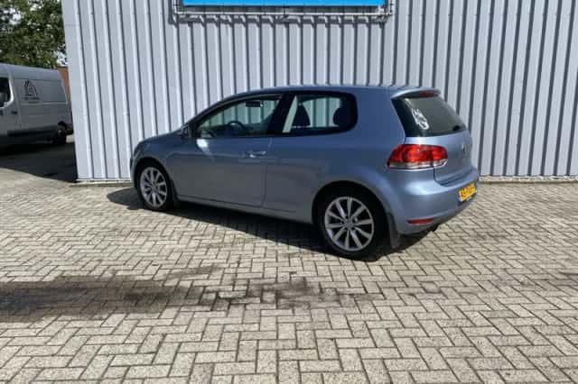 Volkswagen Golf (2011) thumbnail 3