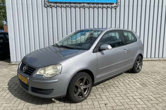 Volkswagen Polo (2008) thumbnail 2