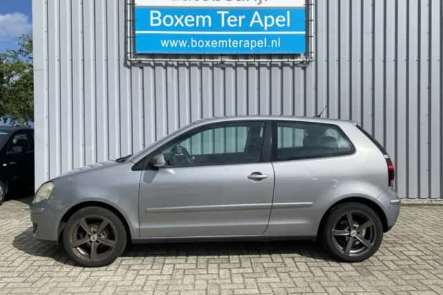 Volkswagen Polo (2008) thumbnail 3
