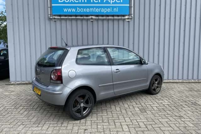 Volkswagen Polo (2008) thumbnail 5