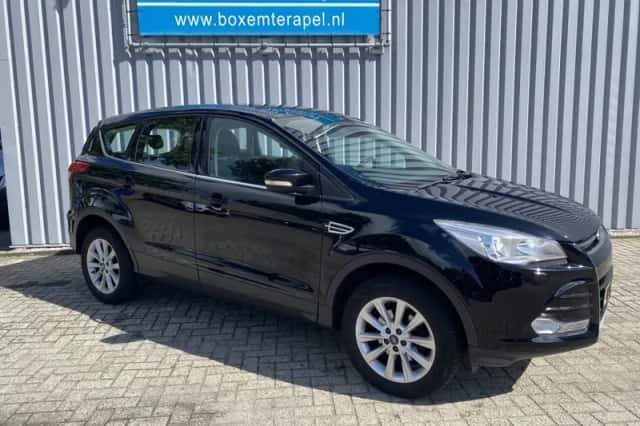 Ford Kuga (2016) thumbnail 6