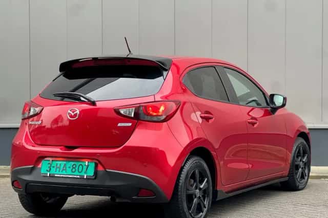 Mazda 2 (2016) thumbnail 3