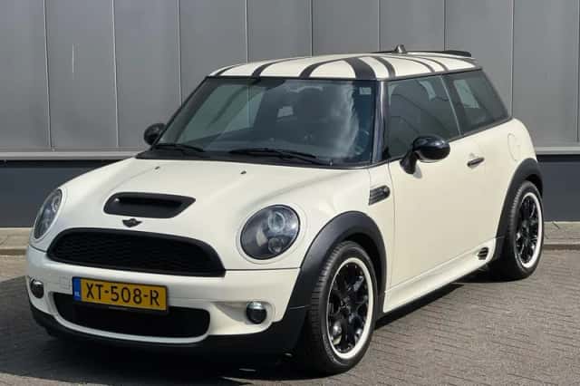 MINI Cooper (2009) thumbnail 2