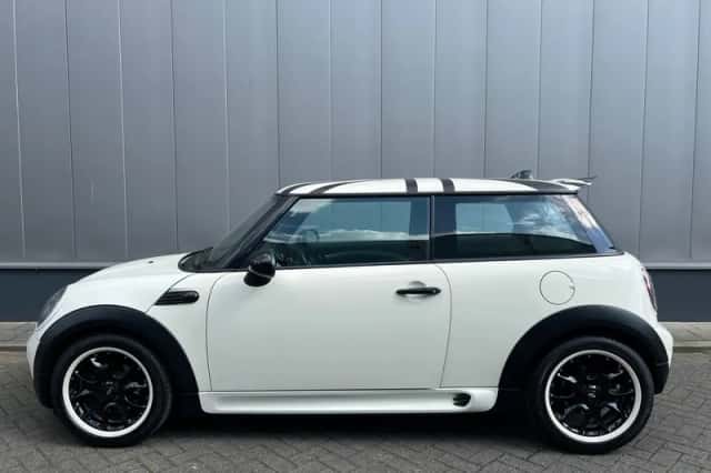 MINI Cooper (2009) thumbnail 5