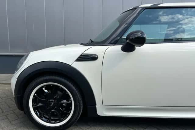 MINI Cooper (2009) thumbnail 6