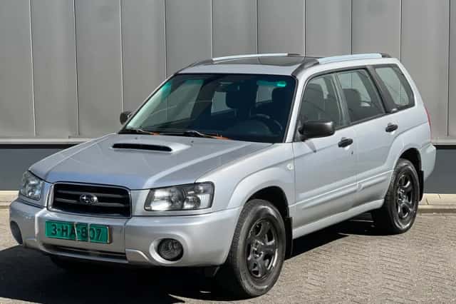 Subaru Forester (2004) thumbnail 1