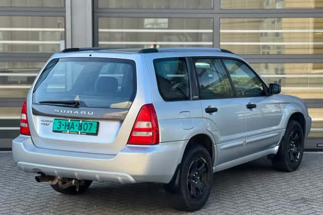 Subaru Forester (2004) thumbnail 3