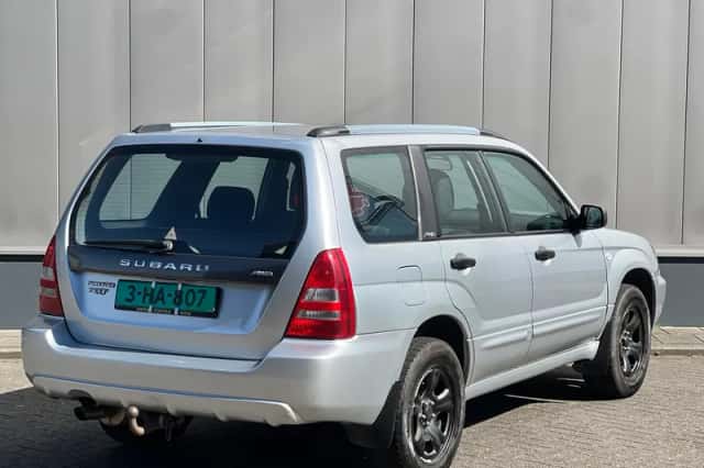 Subaru Forester (2004) thumbnail 5