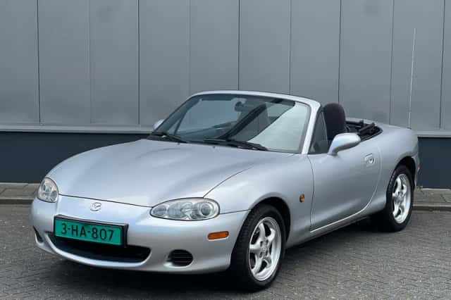 Mazda MX-5 (2001) thumbnail 1